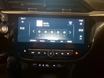 Car image 21