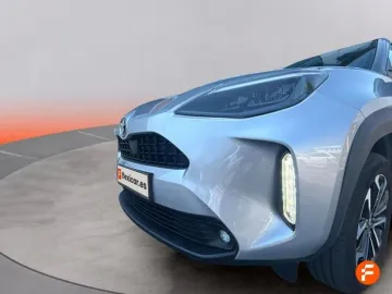 Car image 30