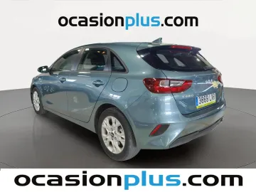 Car image 4