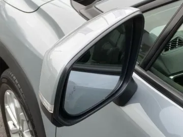 Car image 27