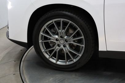 Car image 24