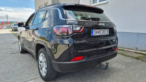 Car image 60
