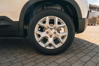 Car image 32