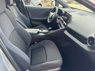 Car image 12