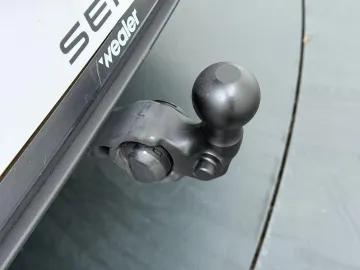 Car image 42