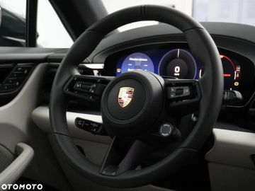 Car image 36