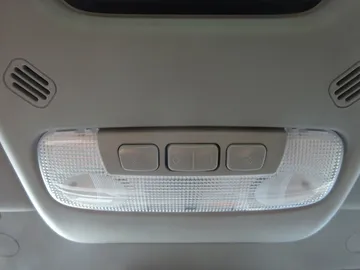 Car image 32