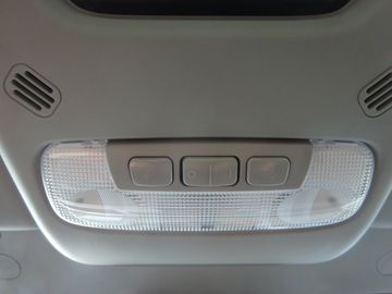 Car image 32