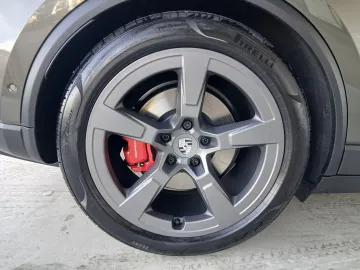 Car image 33