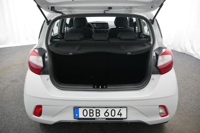 Car image 10