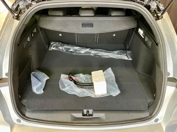 Car image 32