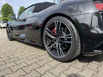 Car image 27