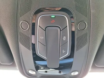 Car image 37