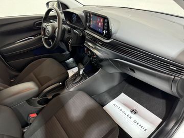 Car image 12