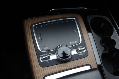 Car image 32