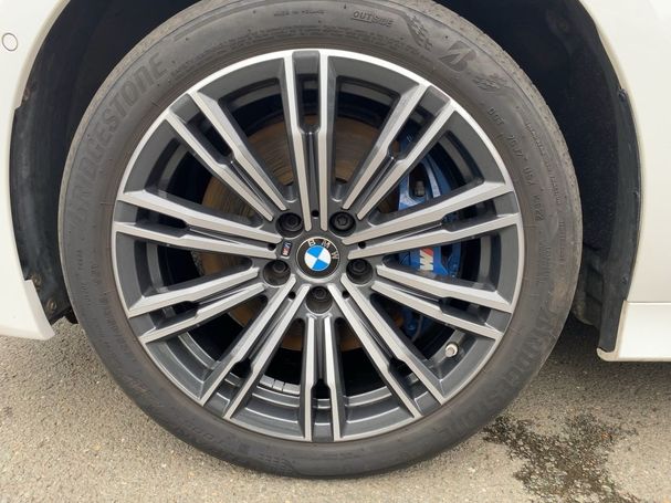 BMW 330 Touring e M Sport xDrive 215 kW image number 15