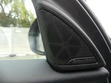 Car image 33