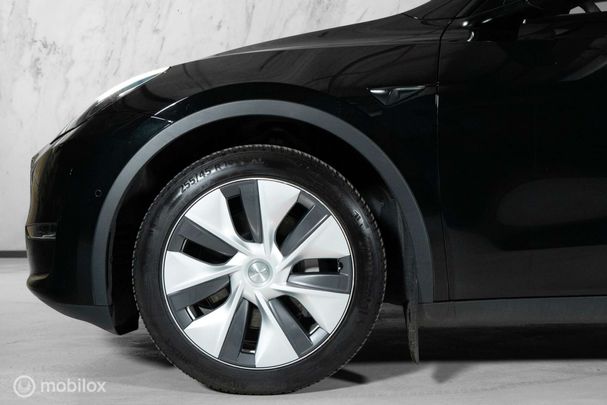 Tesla Model Y Long Range AWD 378 kW image number 17