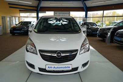 Car image 3