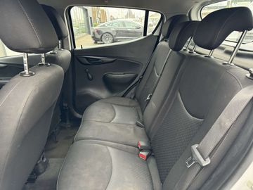 Car image 12