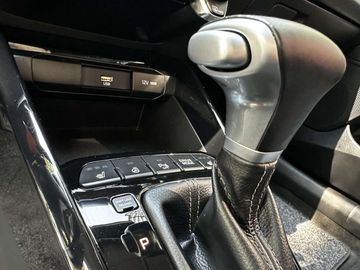 Car image 26