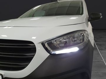 Car image 21
