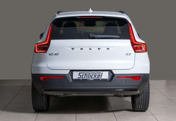 Volvo XC40 B3 Plus Dark 120 kW image number 3