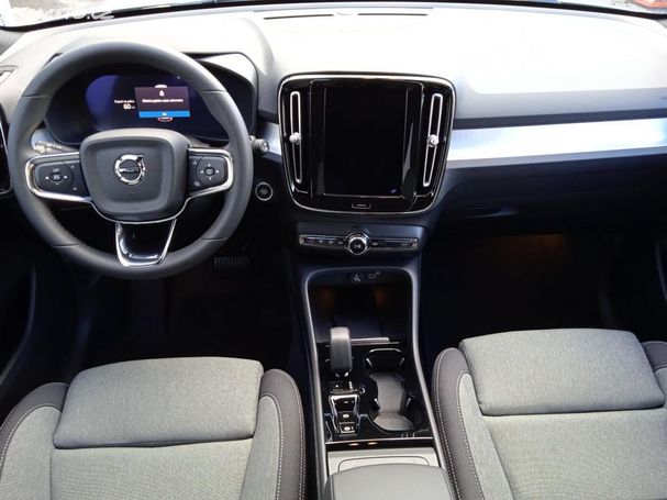 Volvo XC40 B4 Plus 144 kW image number 9