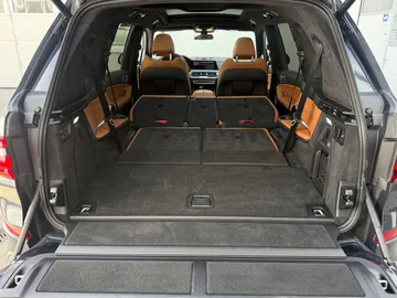 Car image 49