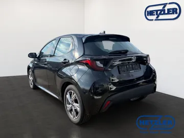 Car image 4