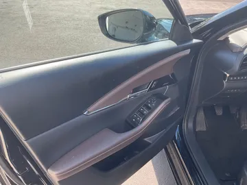 Car image 28