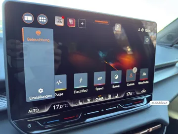 Car image 25