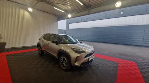 Car image 3