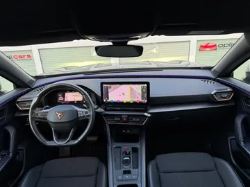 Car image 28