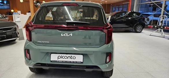 Car image 15