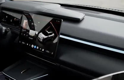 Car image 3