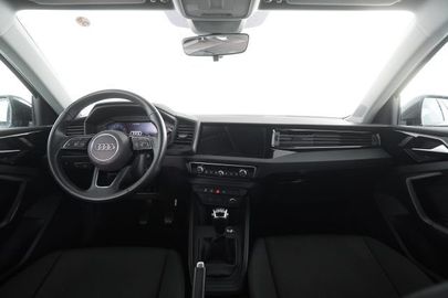 Car image 11