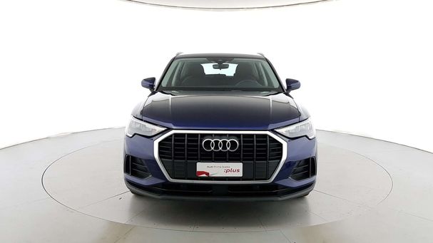 Audi Q3 35 TDI S tronic Business 110 kW image number 2