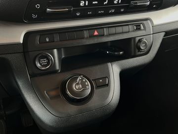 Car image 36