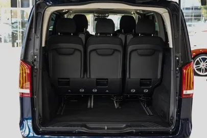 Car image 32