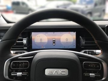 Car image 5