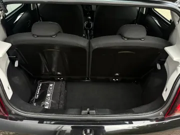 Car image 34