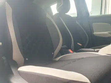 Car image 45