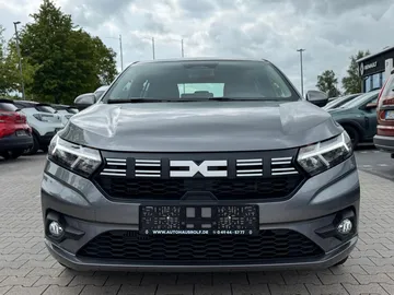 Car image 3
