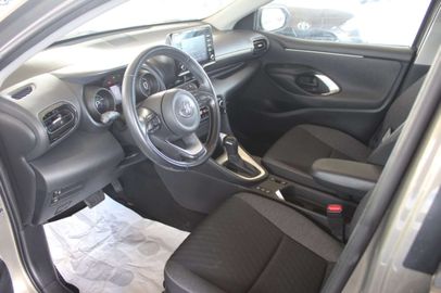 Car image 12