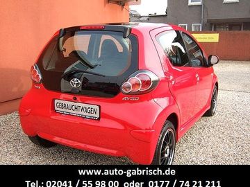 Car image 4