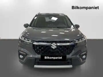 Car image 3