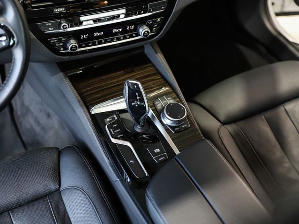 BMW 520i Luxury Line 135 kW image number 23