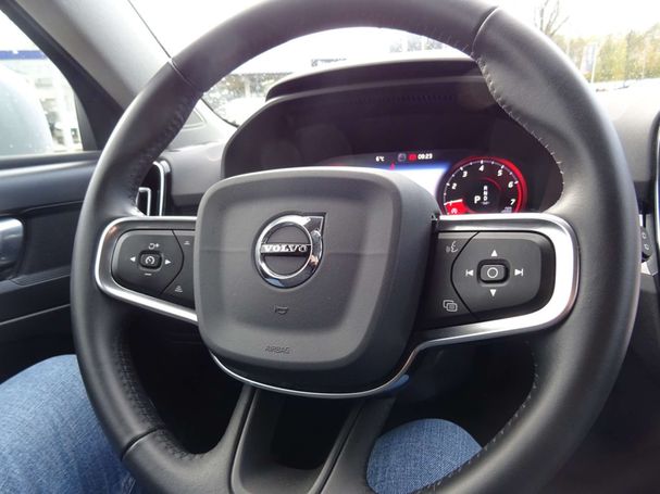 Volvo XC40 T3 Momentum 120 kW image number 12