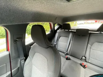 Car image 34
